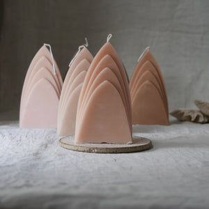 Sanne Hop beeswax arch candle  ~ coral