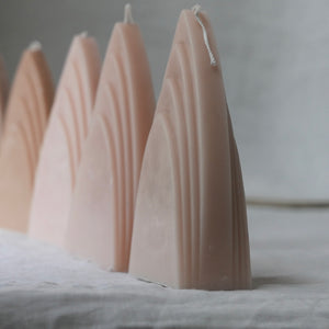 Sanne Hop beeswax arch candle  ~ coral