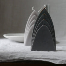 Load image into Gallery viewer, Sanne Hop beeswax arch candle ~ charcoal