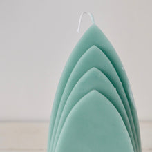 Load image into Gallery viewer, Sanne Hop beeswax candle without base ~ turquoise